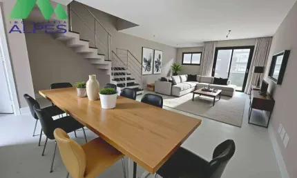 Pronto para morar triplex de frente pra rua no melhor da região próximo a igreja advec