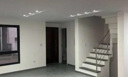TRIPLEX NO MELHOR DO PINHEIRINHO EXCELENTE PADRÃO DE ACABAMENTO