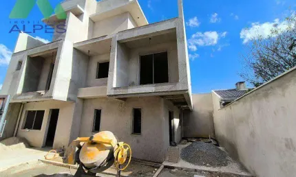 Sobrado com 3 dormitórios à venda, 105 m² por R$ 650.000,00 - Pinheirinho - Curitiba/PR