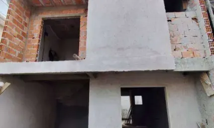 Sobrado com amplo terreno e 3 dormitórios à venda, 108 m² por r$ 689.000 - xaxim - curitiba/pr