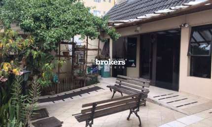 Casa Sobrado Comercial, com 6 Vagas, a Venda no Bairro Água Verde, em Curitiba REbrokers