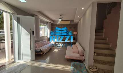 Linda Casa de Condomínio com 03 suítes na Freguesia