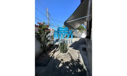 Excelente casa linear, frente rua localizada na taquara/jacarepaguá