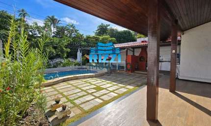 Maravilhosa Casa Linear com 03 Quartos no Condomínio Eldorado