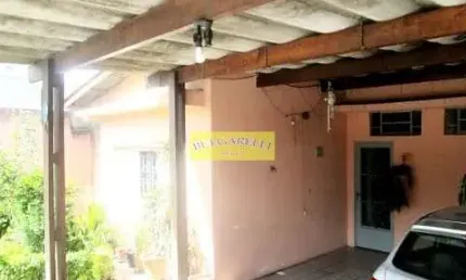 Casa à venda contendo 3 quartos, 3 vagas com ótima localização e facil acesso para o centro e rodov