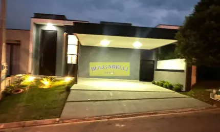 Casa em condomínio para Venda e Locação, no Condomínio Phytus..