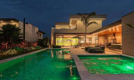 Maravilhosa Casa Alto Padrão à venda 5 Suites , 6 Vagas , Condominio Japy Golf Club ,Jardim da Serr