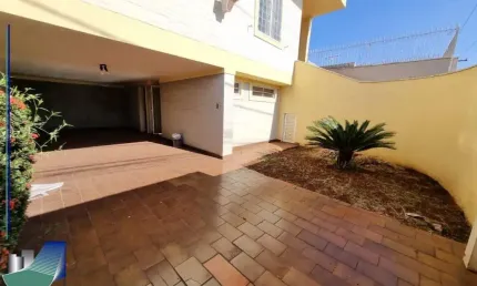 Casa residencial com 3 quartos sendo 1 suíte para alugar, 160m² - Alto da Boa Vista
