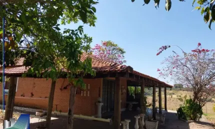 Sitio com 2 casas construídas, 3 alqueires á venda em Cajuru