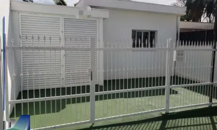 Casa a venda no Jardim Paulistano ótima localização 2 quartos 2 banheiros