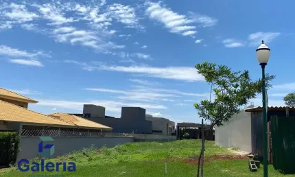 Terreno em condomínio à venda, 420m² - Vila do Golfe