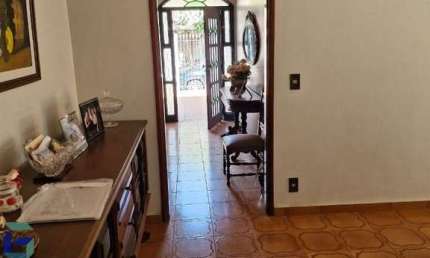 Casa com 3 quartos para alugar, 228m2- Jardim Sao Luiz
