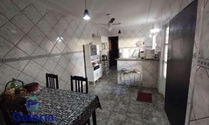 Casa com 3 quartos para alugar, 138m2- Presidente Medici