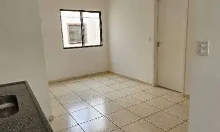 Apartamento com 2 quartos para alugar, 42m² - Planalto Verde