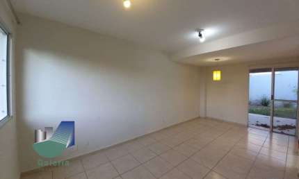 Casa de condominio com 3 quartos para alugar, 160m2 - Jardim dos Hibiscos