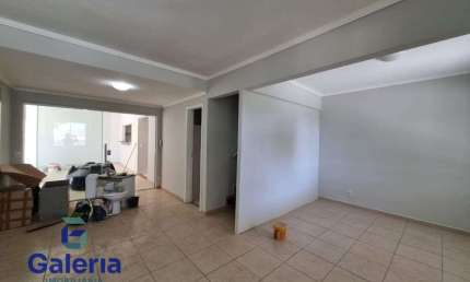 Casa de condominio com 3 quartos para alugar, 158m2 - Jardim Guapore