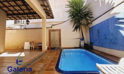 Casa residencial com 3 quartos para alugar, 207m2 - Jardim Iraja