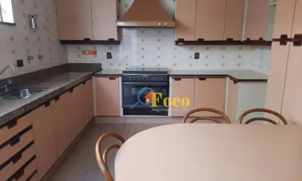 Casa com 3 dormitórios à venda, 220 m² por R$ 750.000,00 - Centro - Itatiba/SP