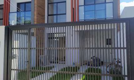 Sobrado 3 Dormitórios 1 Suíte, 1 Demi Suíte + 1 Dormitório Alto Padrão Bairro São João Itajaí SC