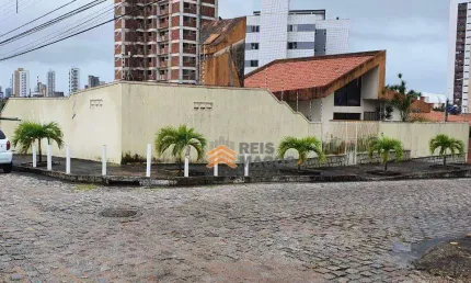 Casa com 3 dormitórios à venda, 211 m² por R$ 690.000,00 - Candelária - Natal/RN