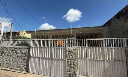 Casa com 4 dormitórios sendo 1 suíte à venda, 123 m² por R$ 399.000 - Barro Vermelho - Natal/RN