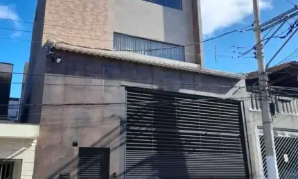 Casa com 3 quartos à venda na Valdemar Celeghin, Vila Ivone, São Paulo por R$ 2.200.000