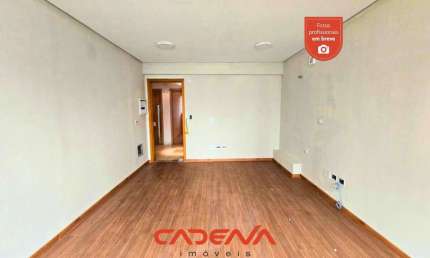 Sala comercial para alugar na Rua Emiliano Perneta, 390, Centro, Curitiba