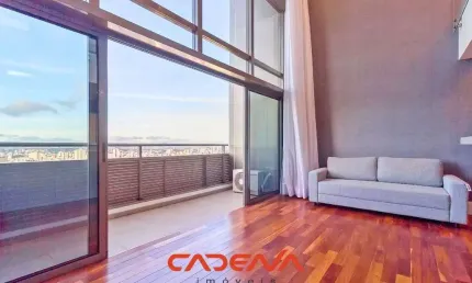 Apartamento duplex de 1 quarto e 2 vagas à venda no Centro de Curitiba