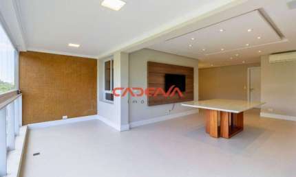 Apartamento com 4 quartos e 3 vagas para aluguel no Água Verde