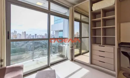 Studio com varanda e 1 vaga para aluguel no Centro em Curitiba