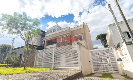 Sobrado Triplex com 3 quartos e 2 vagas à venda no Boqueirão