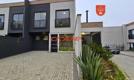 Sobrado com 3 quartos e 2 vagas para aluguel no mossunguê