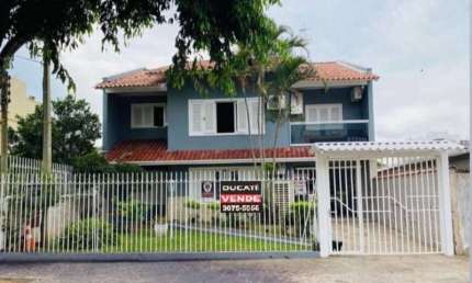 Lindo Sobrado à venda c/ 4 Quartos, Piscina, Salão de Festa