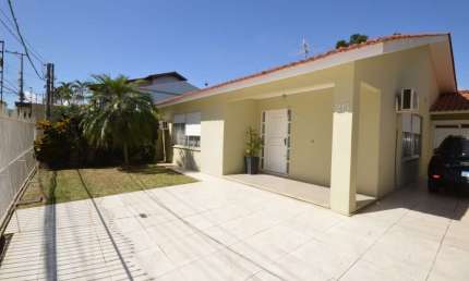 Casa com 4 quartos à venda na Rua dos Girassóis, Igara, Canoas