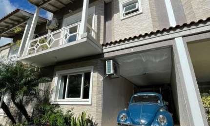 Casa em condomínio mobiliada com 03 dormitórios no Bela Vist