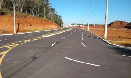 Terreno em condomínio fechado à venda no Marechal Rondon, Canoas  por R$ 690.000
