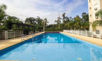 Apartamento mobiliado com 65m² no bairro Humaitá, ao lado da