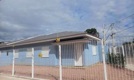 Casa térrea de esquina nova, 2 dormitórios com opção para  3