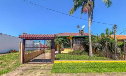 Casa com 3 quartos à venda na Rua Canadá, 575, São José, Canoas por R$ 730.000