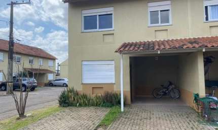 Sobrado à venda no Condomínio Santo Antônio  Conforto, s