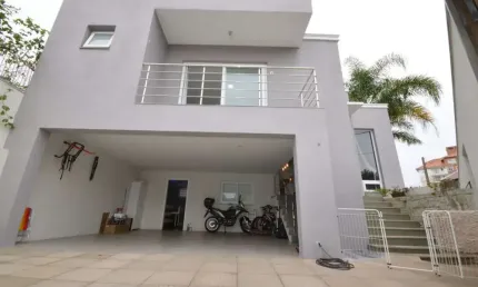 Casa com 5 quartos à venda no Igara, Canoas , 195 m2 por R$ 1.270.000
