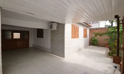 Casa com 2 quartos para alugar na Rua Machadinho, 60, Rio Branco, Canoas por R$ 2.000