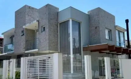 Casa com 2 quartos à venda no Igara, Canoas , 175 m2 por R$ 740.000