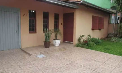 Casa com 3 quartos à venda na Rua Francisco Alves, --, Nossa Senhora das Graças, Canoas por R$ 670.000
