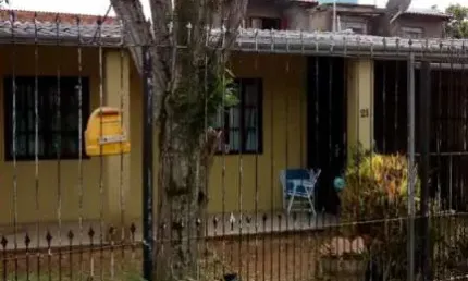 Casa com 2 quartos à venda na Rua Esperança II, --, Guajuviras, Canoas por R$ 220.000