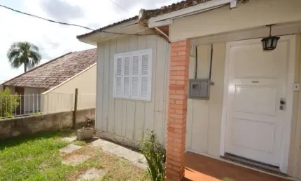 Casa com 2 quartos à venda na Rua Frederico Guilherme Ludwig, 271, Centro, Canoas por R$ 400.000
