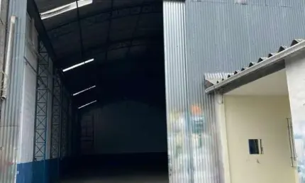 Galpão para Locação em Taubaté, Granja Bela Vista, 2 dormitórios, 1 banheiro, 5 vagas
