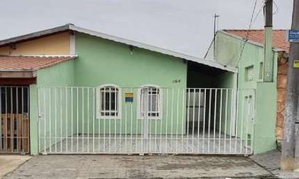 Casa para Venda em Taubaté, Loteamento Parque Piracangaguá, 2 dormitórios, 1 banheiro, 2 vagas