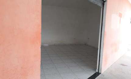 Salão Comercial para Venda em Taubaté, Vila Areao, 2 banheiros, 4 vagas