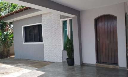 Casa para Venda em Taubaté, Alto São Pedro, 2 dormitórios, 1 suíte, 2 banheiros, 5 vagas